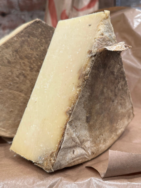 Cellars at Jasper Hill - Cabot Clothbound Cheddar, Black Label Reserve (VT, priced per ounce) - 67